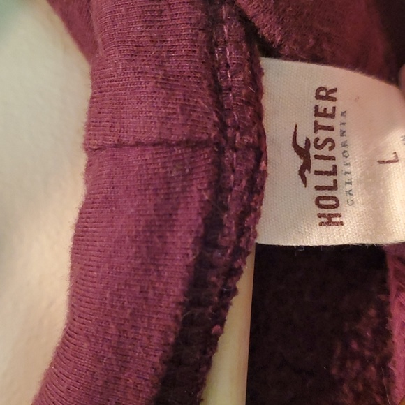 HOLLISTER Men's Burgundy Hoodie - Picture 2 of 5